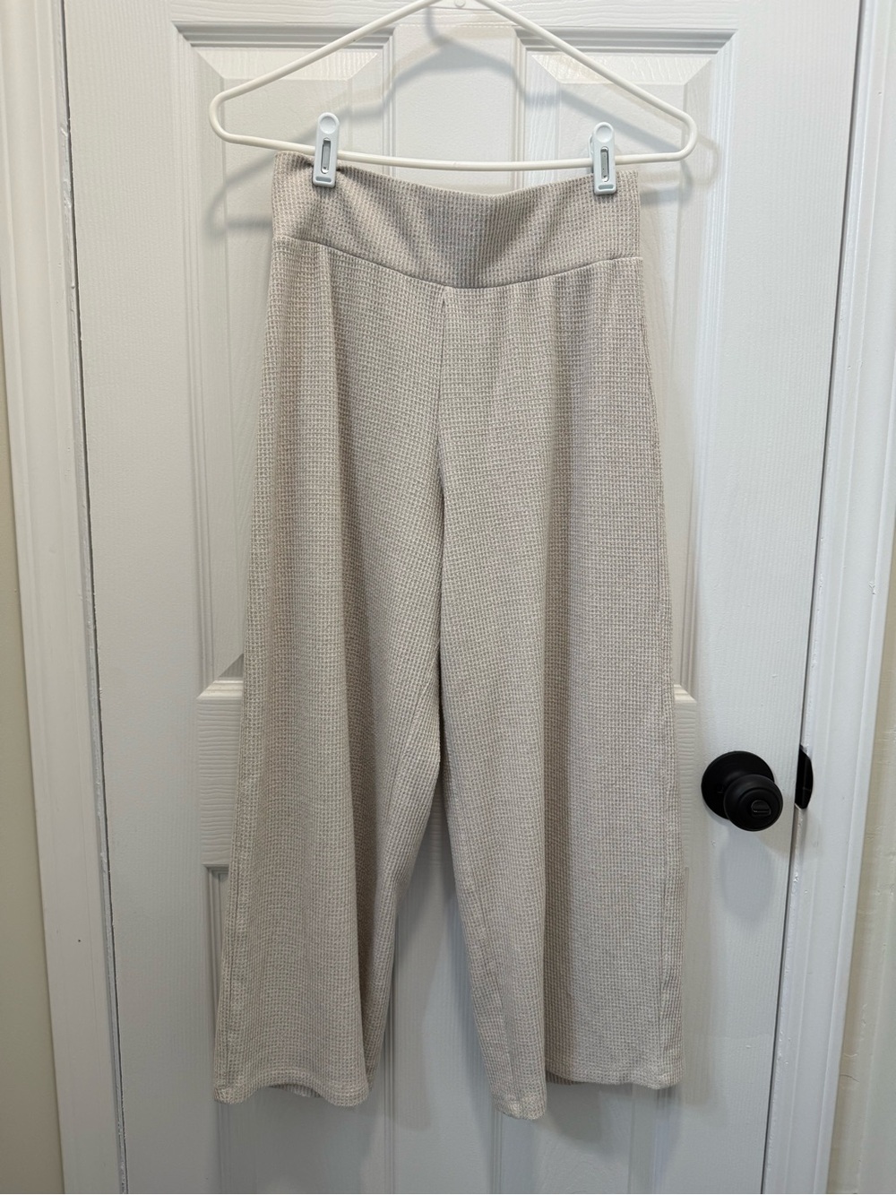 Abercrombie & Fitch Cropped Wide-Leg Waffle Knit Pants in Light Taupe